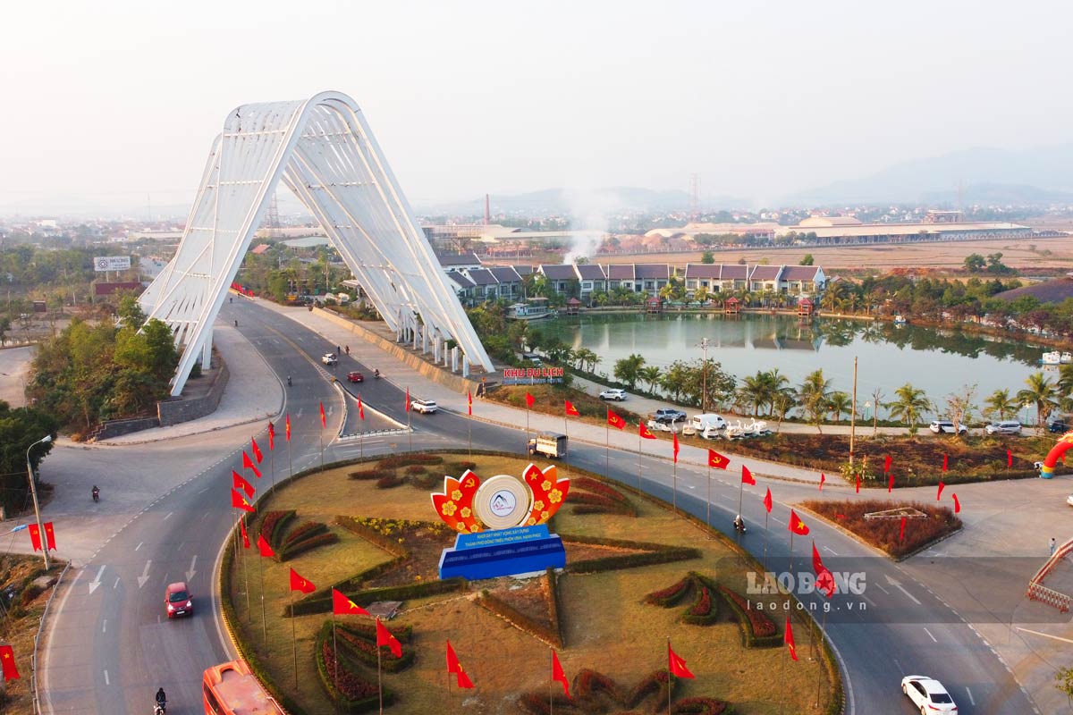 Provincial Gate project in Binh Duong ward, Dong Trieu city, Quang Ninh province. Photo: Doan Hung