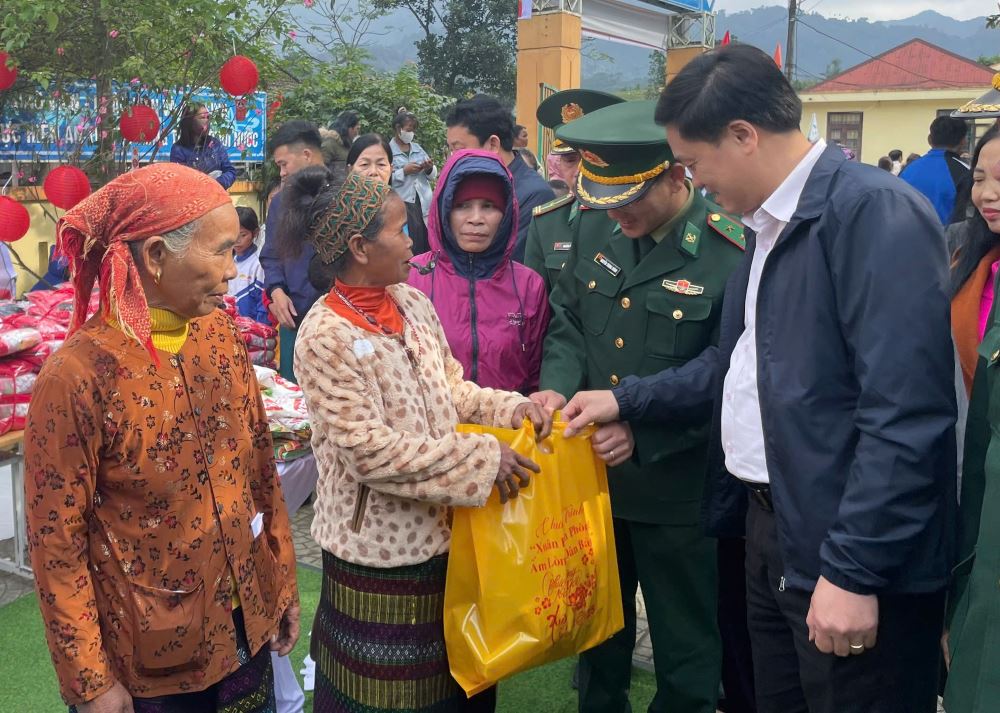 Gifts sent by the Border Guard to the border people of Quang Binh province. Photo: Border Guard