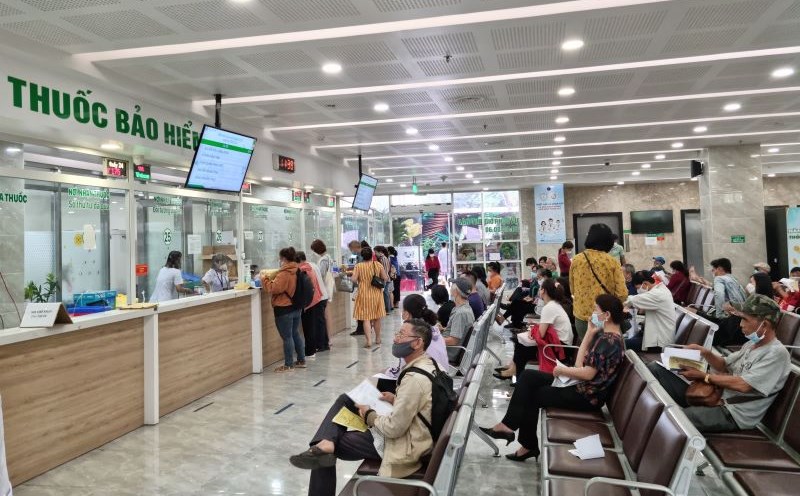 Health insurance participants have the right to change their initial health insurance medical examination and treatment facility within the first 15 days of each quarter. Photo: Nam Duong