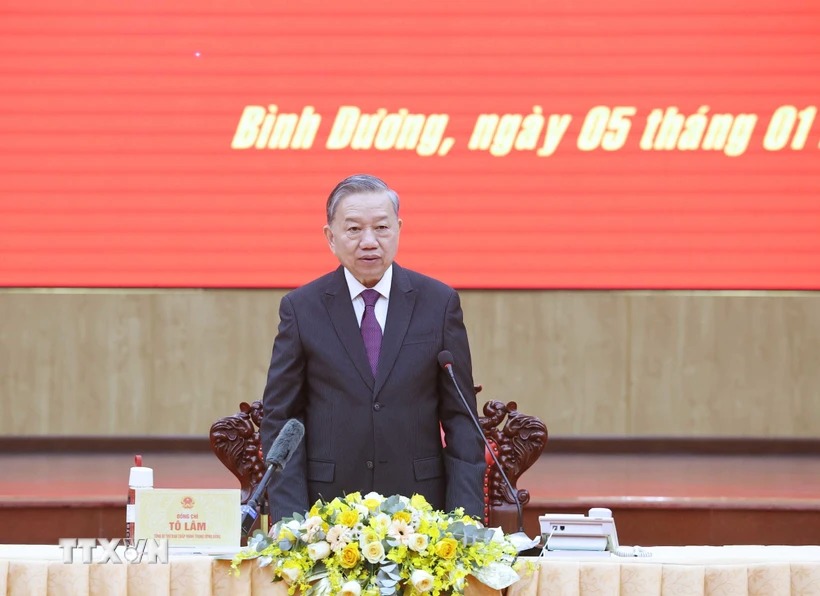 General Secretary To Lam speaks at a working session with the Military Command of Binh Duong province. Photo: Thong Nhat/VNA
