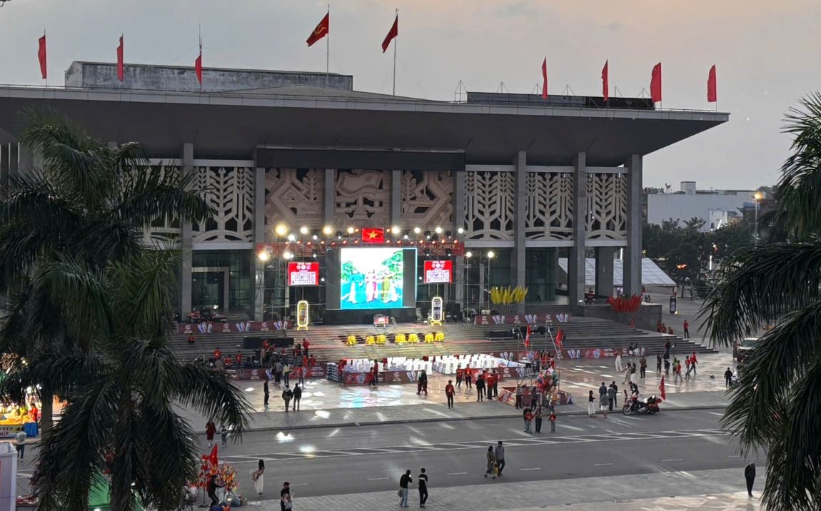 Screening location of the Vietnam - Thailand football final. Photo: Hung Tho