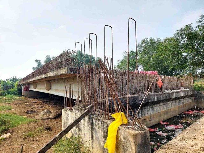 Đường 6 làn hơn 2.700 tỉ đồng cửa ngõ TPHCM bỏ hoang 5 năm