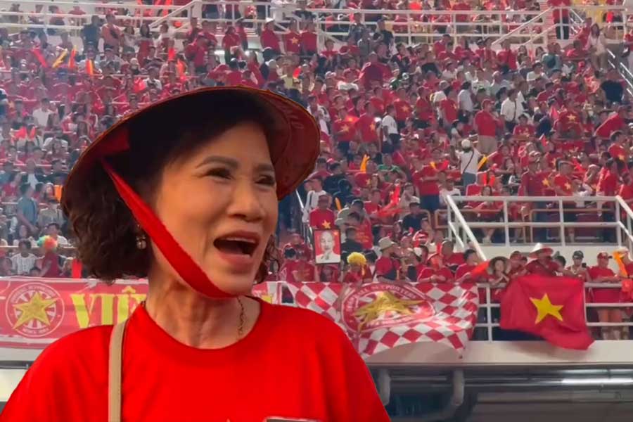 Midfielder Hoang Duc's mother hopes Xuan Son will score for the Vietnam team. Photo cut from video