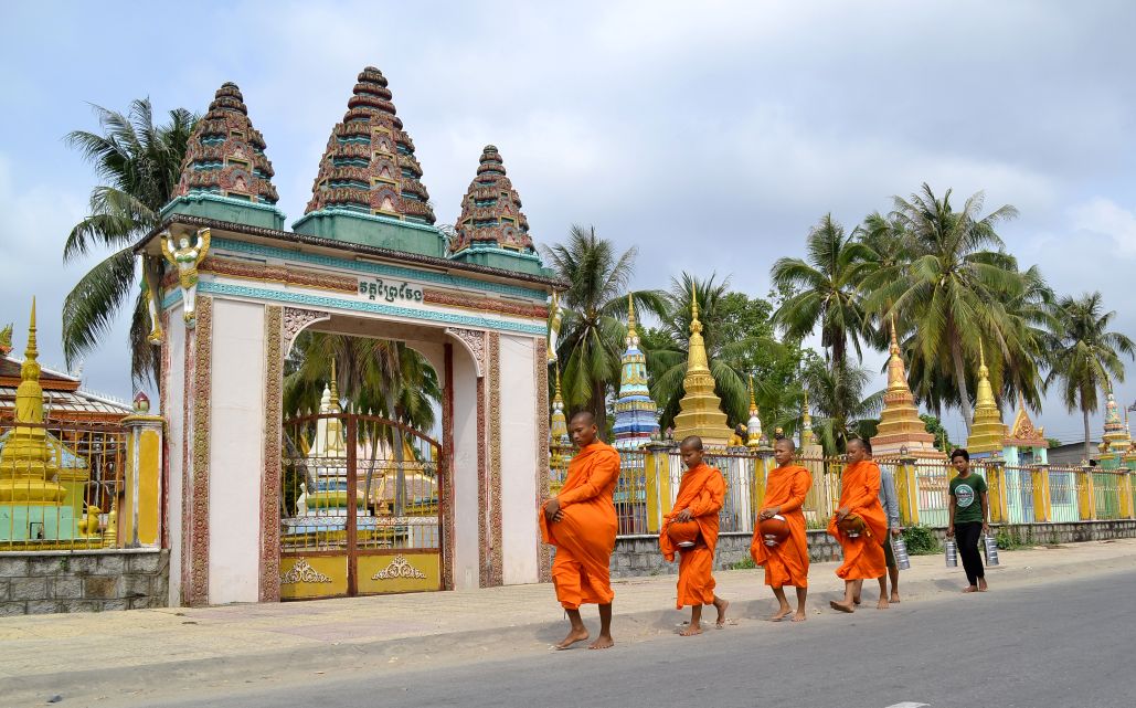 Nguoi Khmer o Tri Ton rat mo dao Phat va ton trong su. Anh: Thanh Mai 