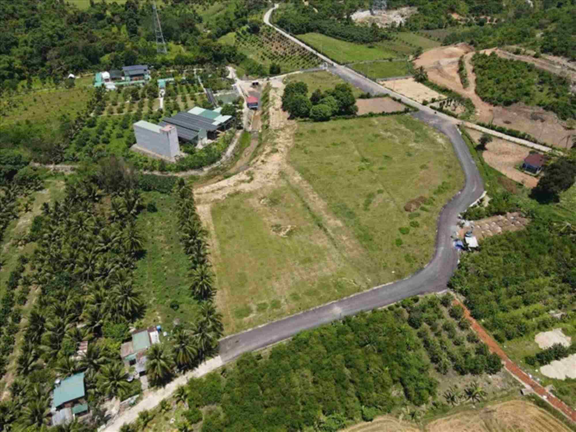 Many localities in Khanh Hoa have developed plans to prevent agricultural land speculation. Photo: Huu Long