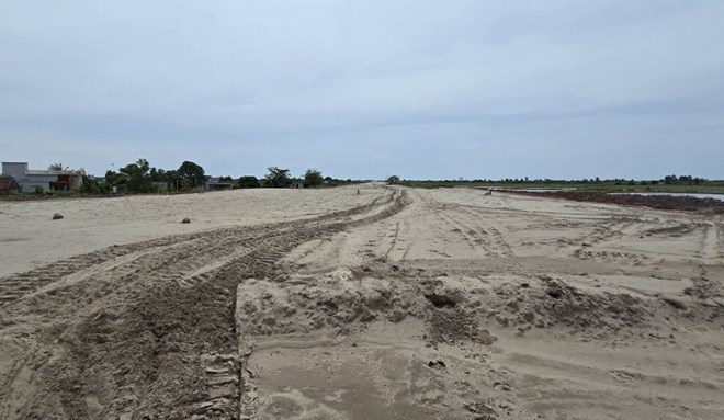 The CT.08 expressway project passing through Thai Binh and Nam Dinh is piloting the use of more than 5 million cubic meters of sea sand as filling material. Illustration photo: Trung Du