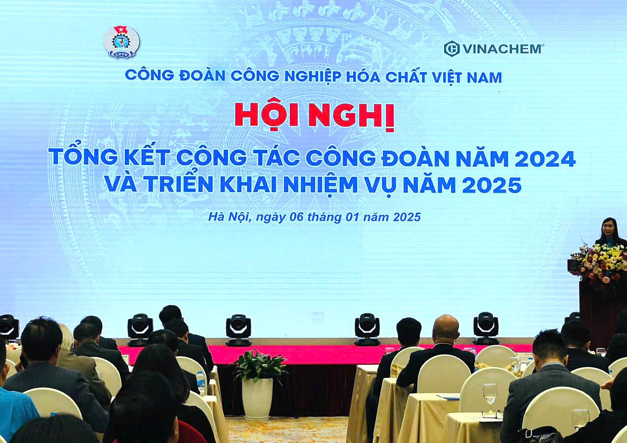 At this conference, the Vietnam Chemical Industry Trade Union said that workers have an average income of nearly 15 million VND/person/month. Photo: Kieu Vu