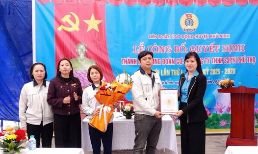 Lễ ra mắt Công đoàn cơ sở Công ty TNHH SJPN Phú Thọ. Ảnh: Huyền Ngọc