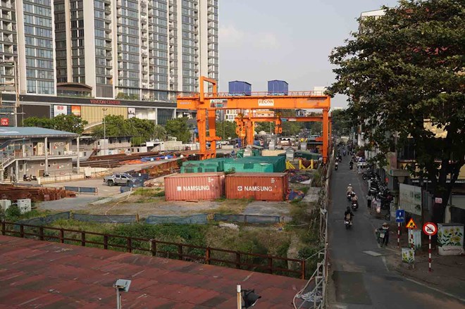 Khu vuc thi cong ga ngam S9 tren duong Kim Ma (quan Ba Dinh, Ha Noi).  