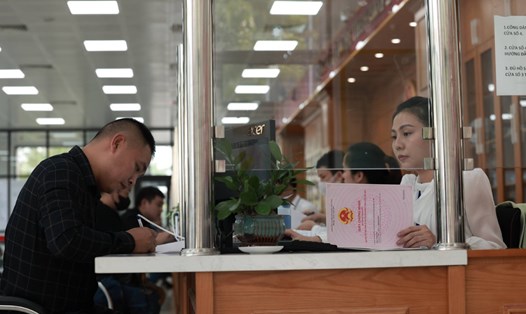 Tất cả các cơ quan, tổ chức, đơn vị trong hệ thống chính trị phải thực hiện, bảo đảm giai đoạn 2022-2026 giảm ít nhất 5% biên chế công chức. Ảnh minh họa: Hải Nguyễn