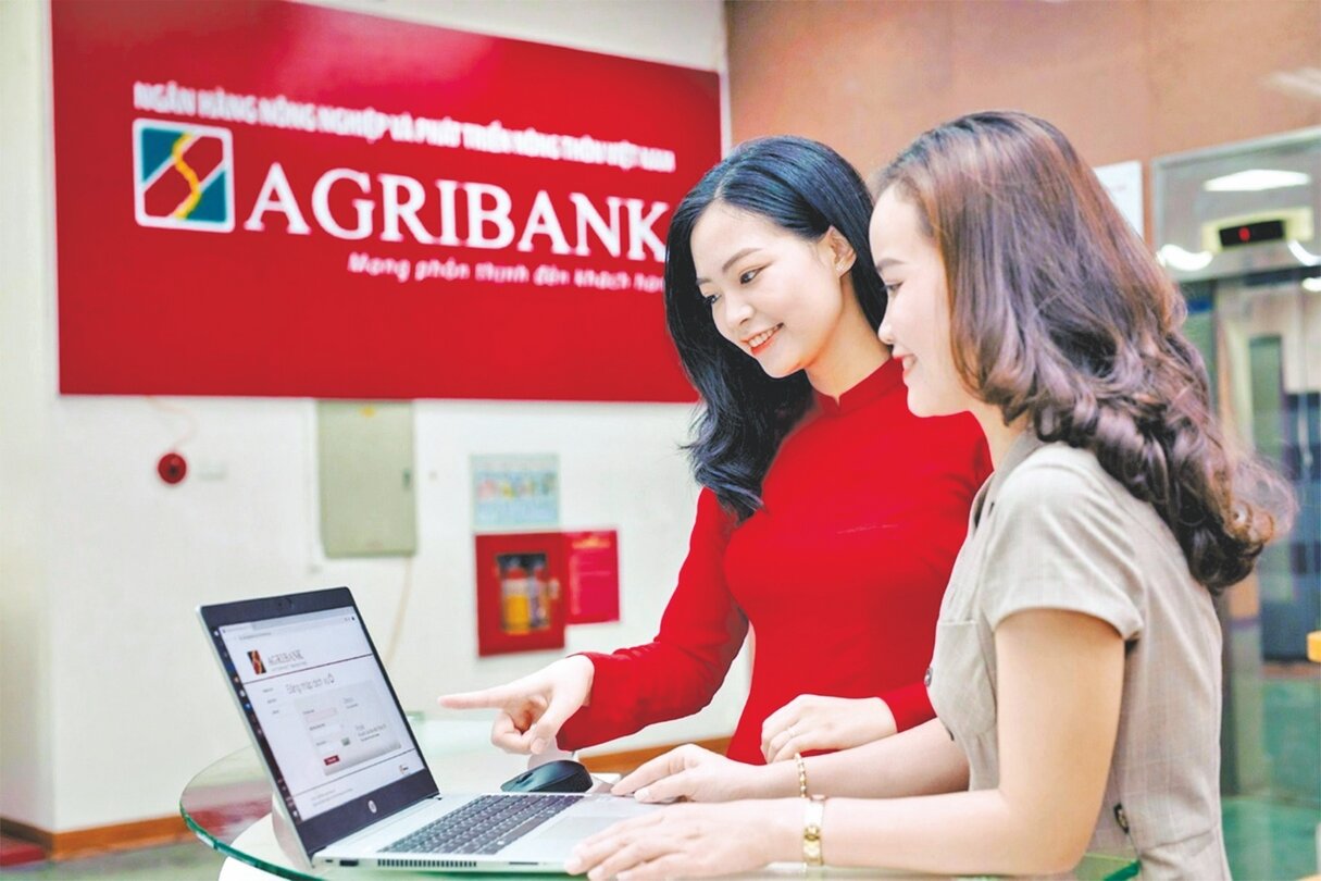 Which customer groups must temporarily stop transactions at Agribank? Photo: Agribank.