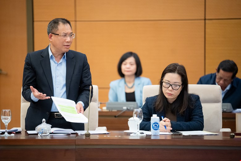 Deputy General Director of Vietnam Social Security Le Hung Son said that the current unemployment insurance fund balance is about 63,000 billion VND, enough to pay unemployment benefits for officials to streamline the apparatus. Photo: Quochoi.vn