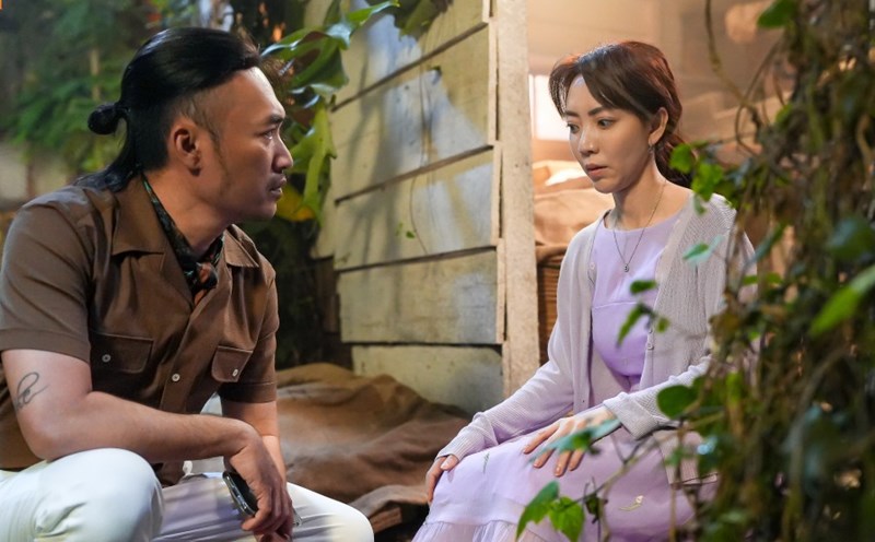 Thu Trang and Tien Luat in a scene from the movie "Billion Dollar Kiss". Photo: Producer