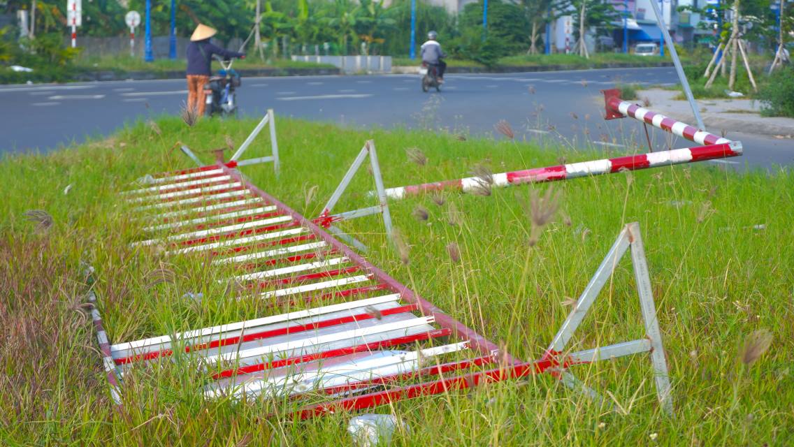 Hang rao doan vong xoay da duoc thao do. Anh: Ta Quang