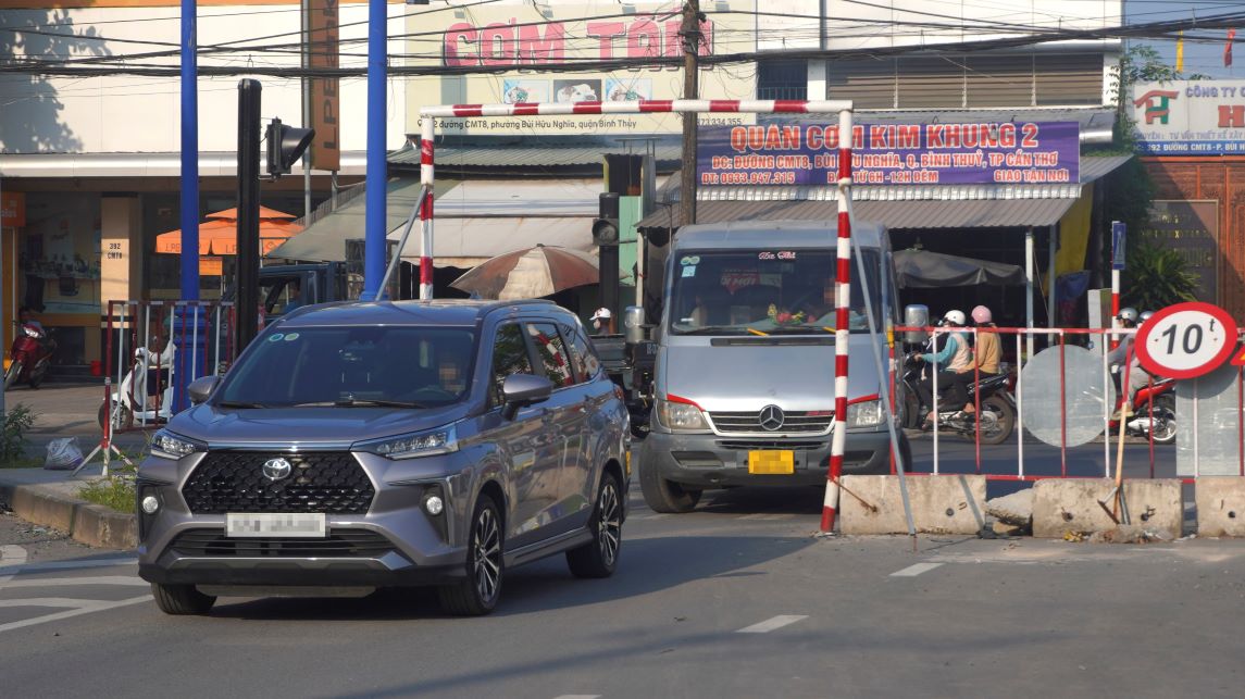 Joy and sadness on the 500 billion VND connecting road in Can Tho. Photo: Ta Quang