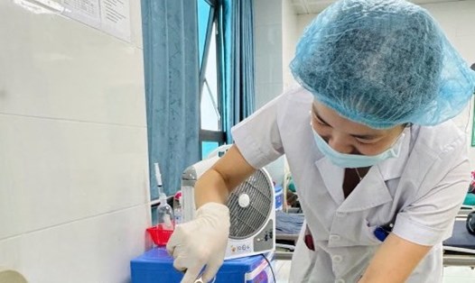 Nhân viên y tế trong bệnh viện công lập là đối tượng áp dụng chế độ tiền thưởng theo Nghị định 73. Ảnh minh họa: Thục Quyên