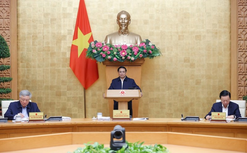 Prime Minister Pham Minh Chinh chaired a Government meeting to discuss seven draft laws and resolutions to be submitted to the National Assembly at its session in February. Photo: VGP/Nhat Bac
