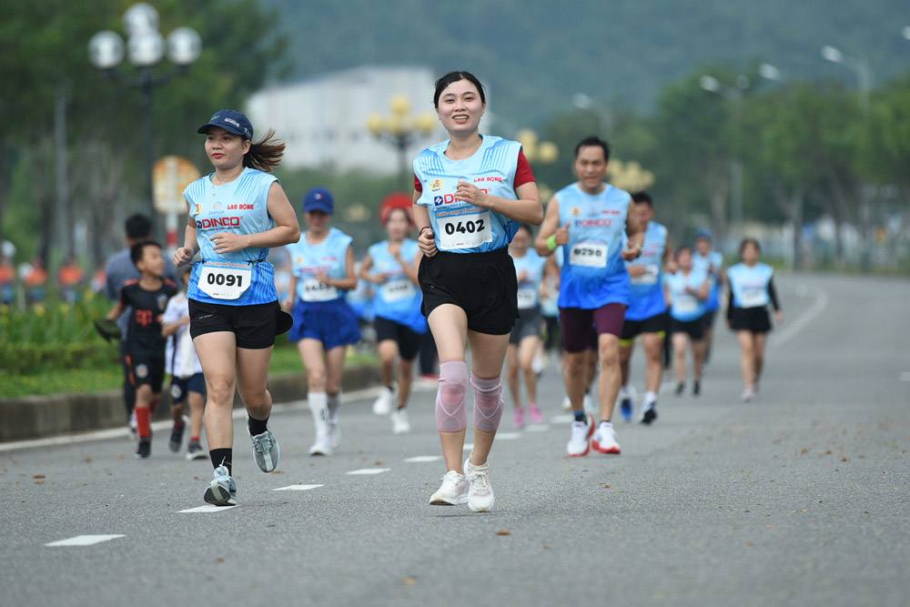 The “Connecting Steps - 2024” race was held for the first time in Da Nang. Photo: Tuong Minh