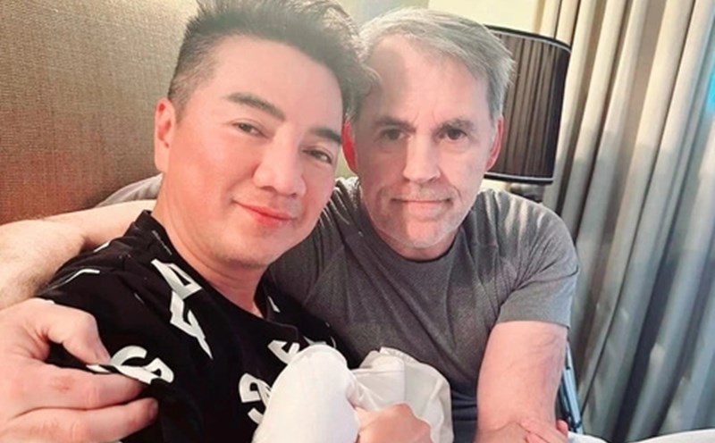 Dam Vinh Hung and singer Bich Tuyen's husband. Photo: Provided by the character.