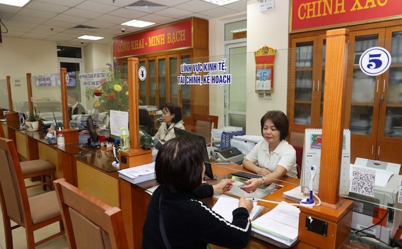 Early salary increase is specifically guided in Circular No. 08 amended by Circular No. 03. Illustration: Pham Dong