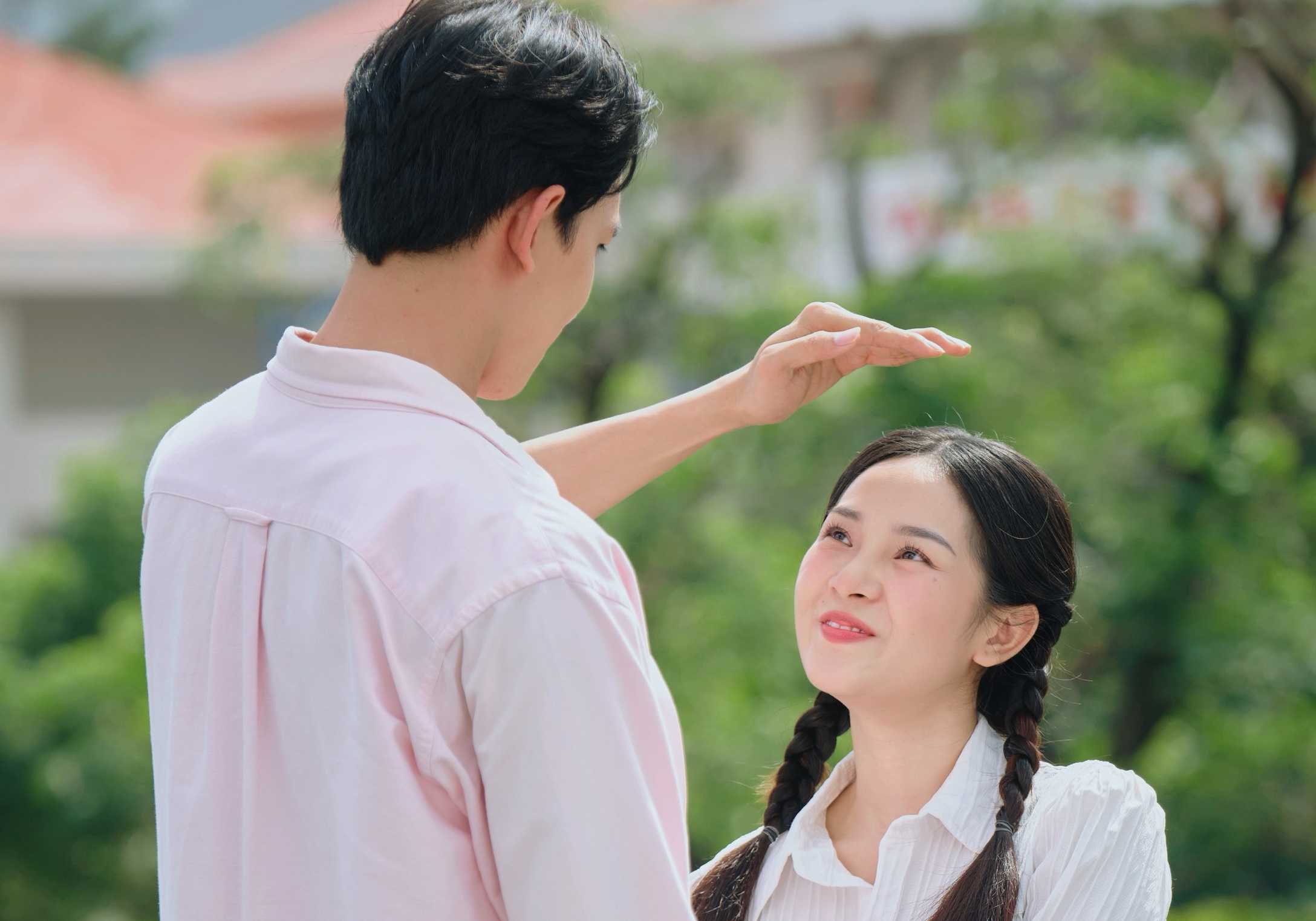 Vo Tan Phat and Trieu Dang act in the movie Tet Tu Hai Phat Tai. Photo: Producer.