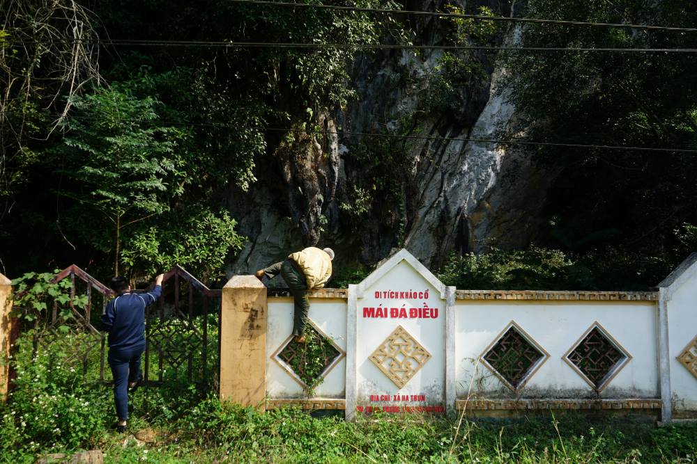 Loi vao Khu di tich khao co Mai Da Dieu (o xa Ha Trung, huyen Ba Thuoc, tinh Thanh Hoa). Anh: Quach Du