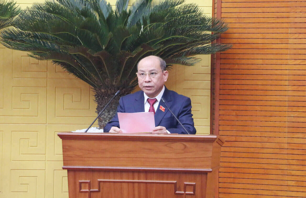 Mr. Bui Duc Hinh has just been elected as Chairman of the People's Committee of Hoa Binh province. Photo: Le Hue