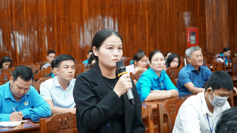 Social insurance debt heats up forum for voters to meet with National Assembly deputies in Quang Nam