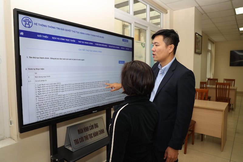 The Ministry of Home Affairs will strengthen control over the issuance of administrative procedure regulations in 2025. Illustration photo: Pham Dong