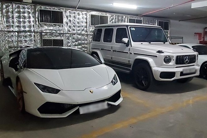 Bộ đôi xe tiền tỉ xuất hiện ở Bà Rịa - Vũng Tàu gây chú ý