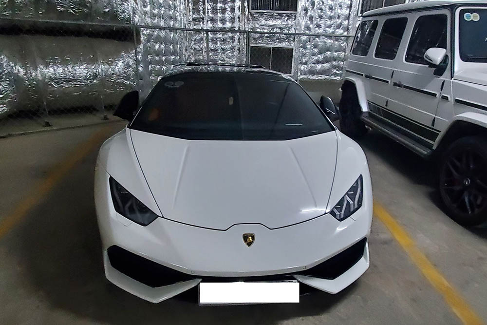 Can canh Lamborghini Huracan LP610-4 mau trang: Anh: Nghia Nguyen