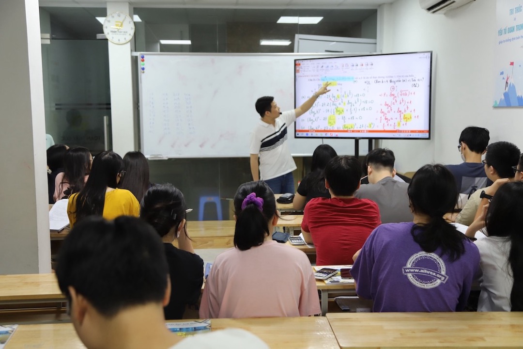 Latest regulations on collection and management of tuition fees. Photo: Thu Hien