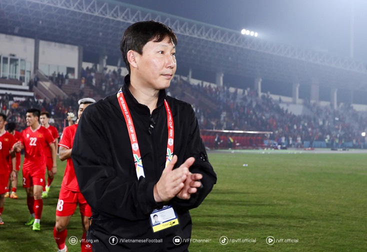 Coach Kim Sang-sik has ended his first successful year with Vietnamese football, helping the Vietnamese team win the 2024 ASEAN Cup. Photo: VFF