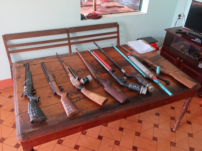 Nhiều loại vũ khí, súng đạn được thu hồi. Ảnh: Thanh Tuấn
