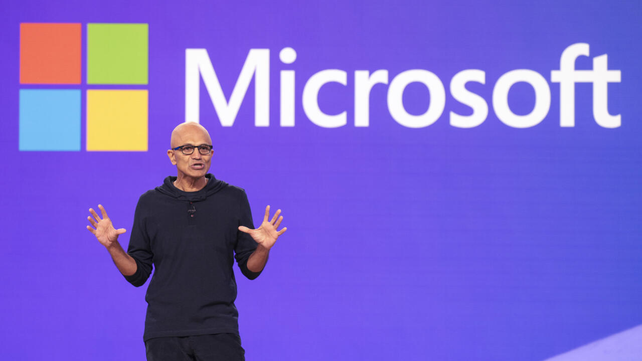 Ong Satya Nadella - CEO Microsoft khang dinh cam ket cua cong ty doi voi su phat trien cua AI tai An Do. Anh: AFP