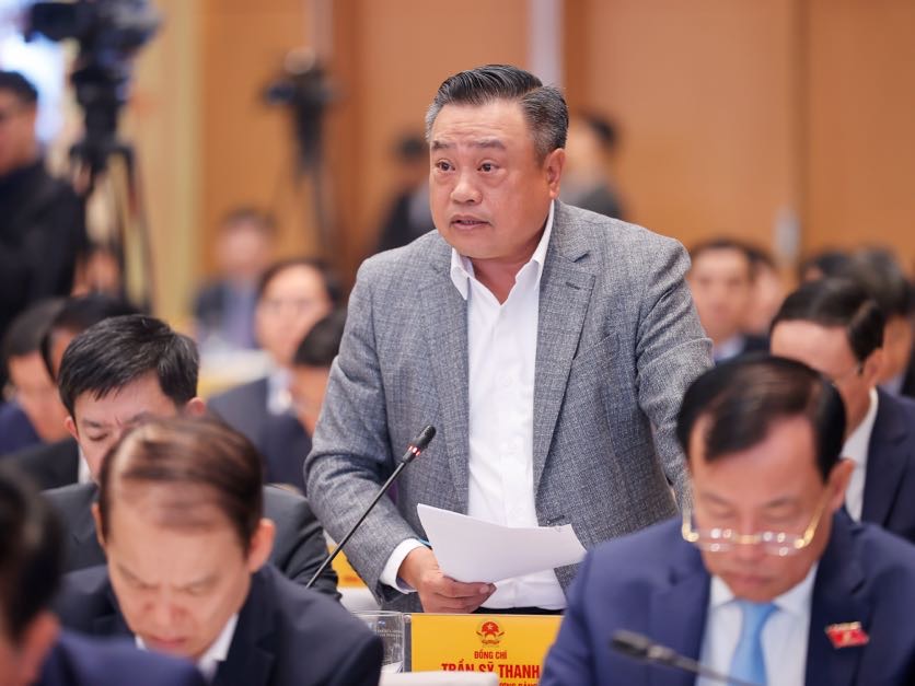 According to Hanoi Chairman Tran Sy Thanh, the city is focusing resources on investing in building nine more bridges over the Red River. Photo: VGP
