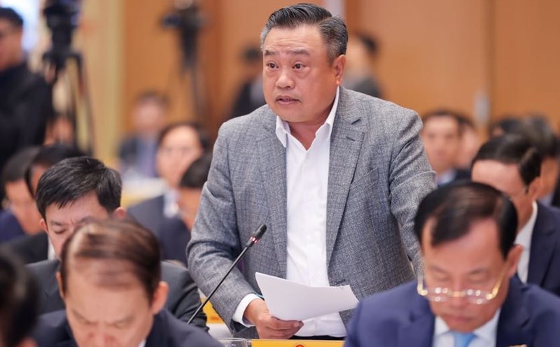 According to Hanoi Chairman Tran Sy Thanh, the city is focusing resources on investing in building nine more bridges over the Red River. Photo: VGP