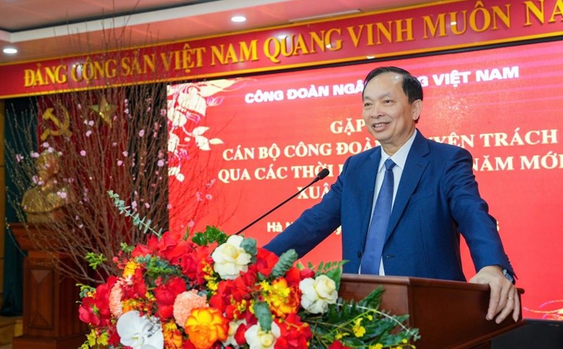 Mr. Dao Minh Tu - Permanent Deputy Governor of the State Bank, Chairman of the Vietnam Banking Trade Union - spoke at the program. Photo: Lan Vu