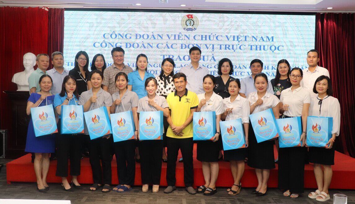 Taking care of workers is one of the core tasks of the Vietnam Civil Servants' Trade Union this year. Photo: Minh Huong.