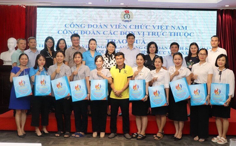 Taking care of workers is one of the core tasks of the Vietnam Civil Servants' Trade Union this year. Photo: Minh Huong.