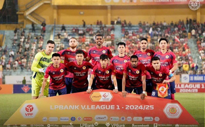 Hanoi Police face Kaya in the group stage of the Southeast Asian Club Football Championship. Photo: CAHN
