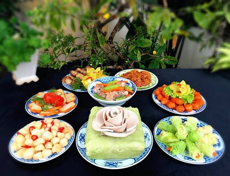 Full Moon offering tray. Photo: Linh Trang