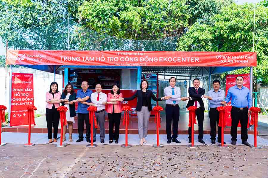 Coca-Cola Vietnam inaugurated the 8th EkoCenter community support center in Long An province on January 7. Photo: Provided by the enterprise