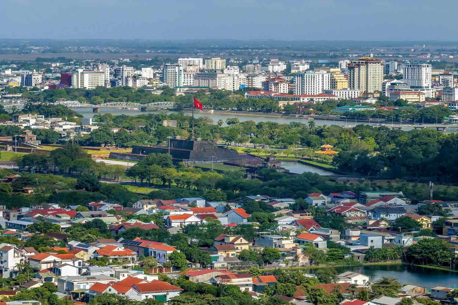 Registration of changes and amendments to the red book information is carried out when the land user or property owner has a need and does not require a fee. Photo: Nguyen Phong.