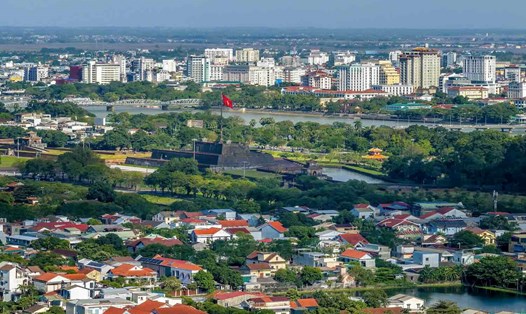 Việc đăng ký biến động, thay đổi thông tin sổ đỏ thực hiện khi người sử dụng đất hoặc chủ sở hữu tài sản có nhu cầu và không phải nộp phí. Ảnh: Nguyễn Phong.
