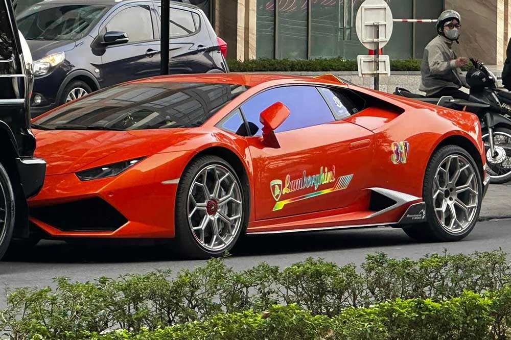 The Lamborghini Huracan LP610-4 supercar uses the rims of the higher-end version, the Lamborghini Aventador SVJ. Photo: An Nguyen