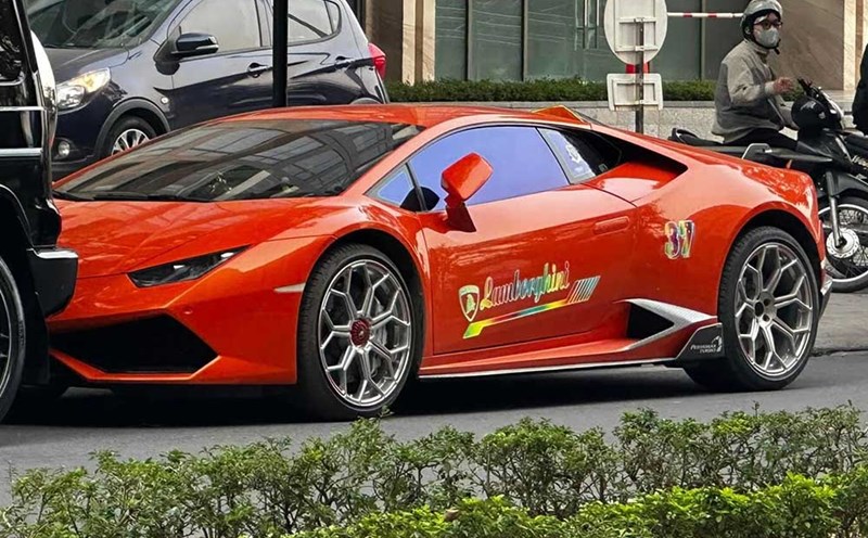 The Lamborghini Huracan LP610-4 supercar uses the rims of the higher-end version, the Lamborghini Aventador SVJ. Photo: An Nguyen