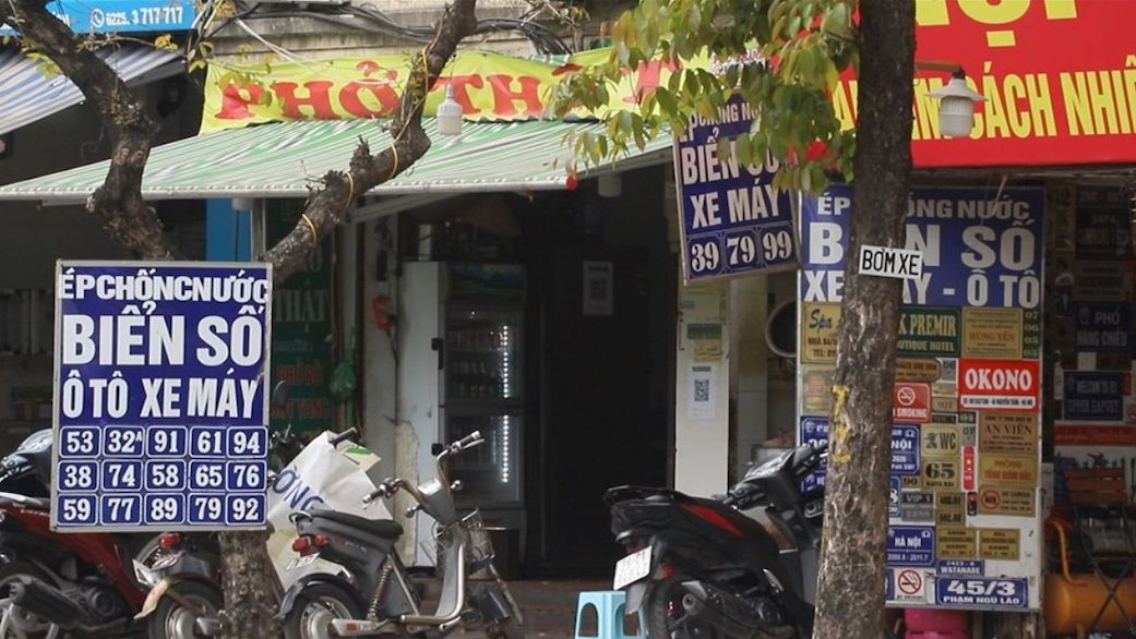 Fine up to 100 million VND for illegal license plate production.