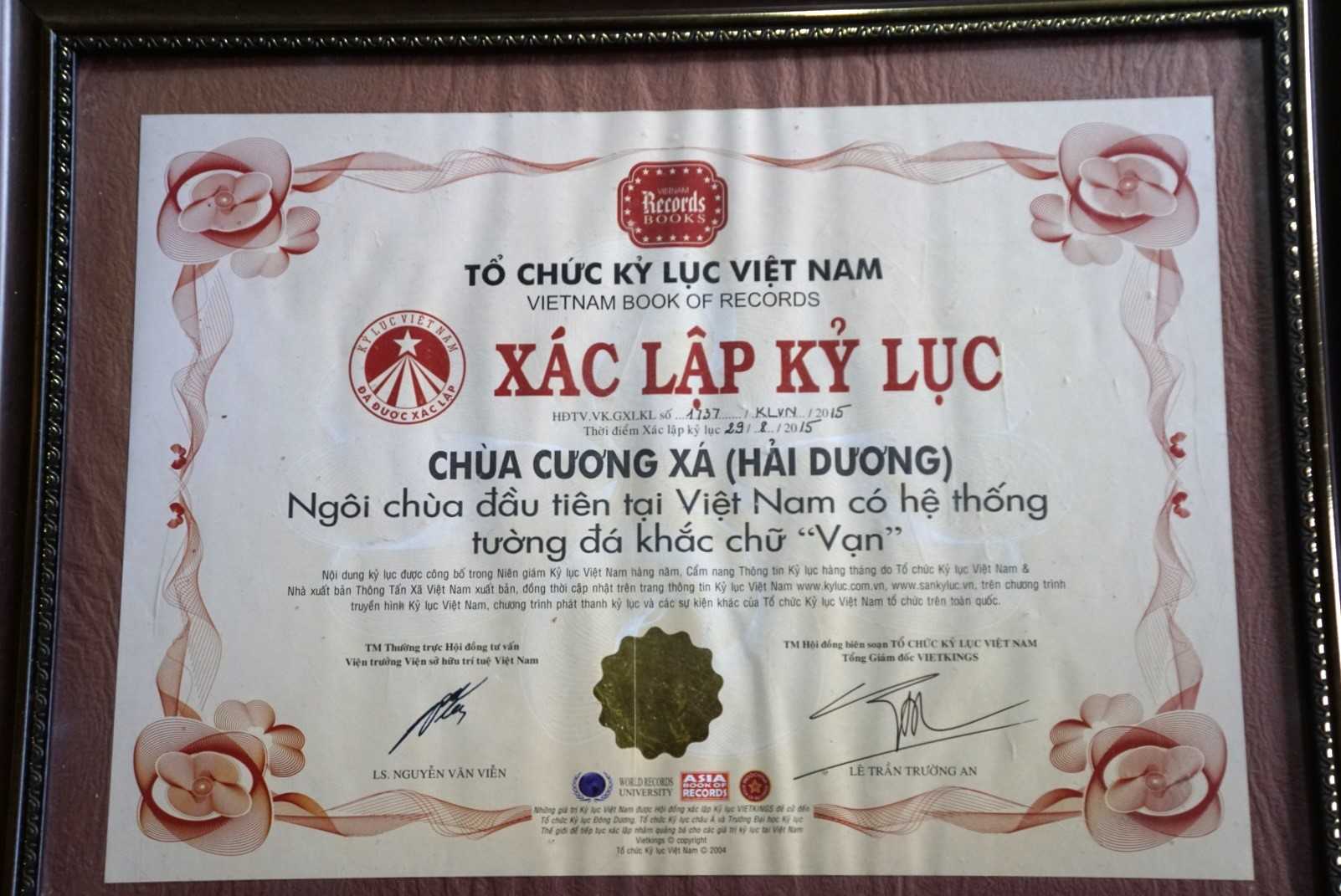 Nam 2015, chua Cuong Xa duoc ghi nhan la ngoi chua dau tien cua Viet Nam co he thong tuong da khac chu “Van”. Anh: Cong Hoa