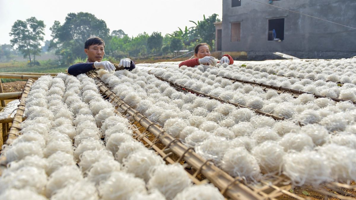 Nguoi dan lang mien dong Ngoc Lien (huyen Ngoc Lac, tinh Thanh Hoa) hoi ha nhung ngay can Tet. Anh: Quach Du